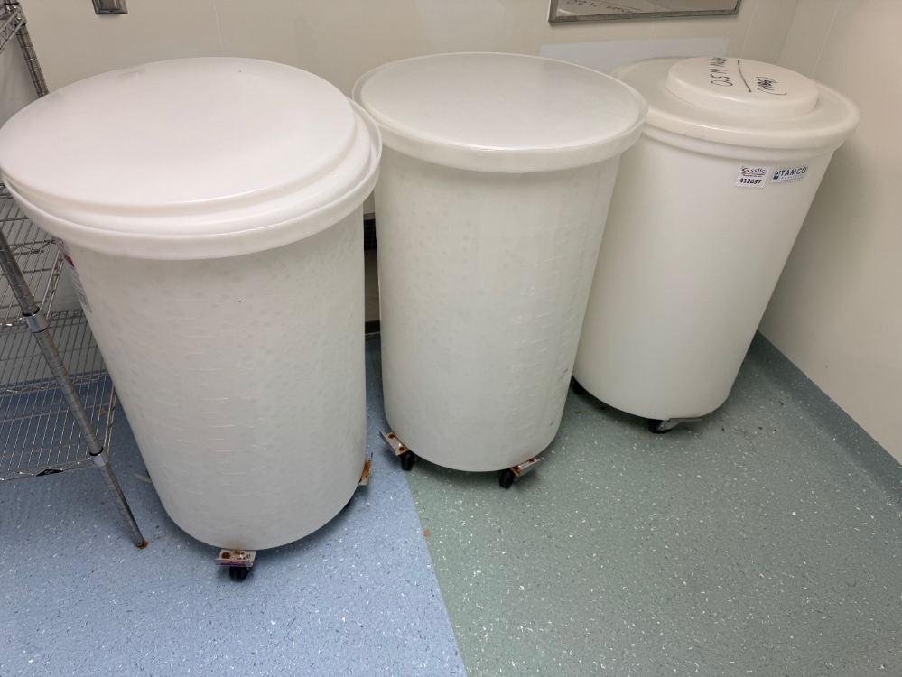 Image of 200L Plastic Tanks - Quantity 3